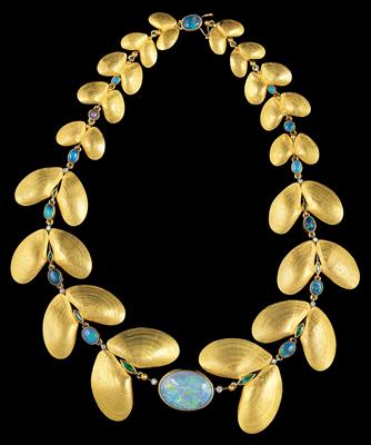 An opal necklace by Elizabeth Jesus Defner - Klenoty