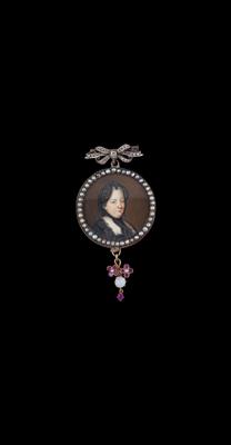 A medallion with the portrait of Archduchess Maria Theresa as a widow, from an old European aristocratic collection - Jewellery