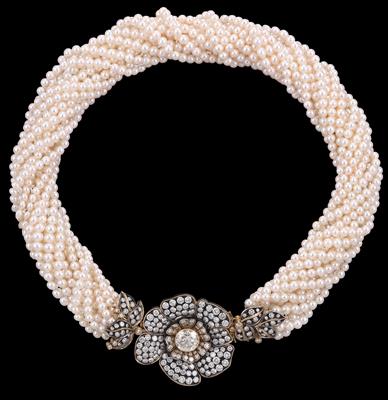 A Brilliant and Cultured Pearl Necklace with an Old-Cut Brilliant c. 4 ct - Gioielli