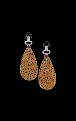 A Pair of Brilliant Ear Pendants with Gems from the Jade Group - Jewellery