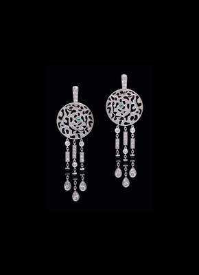 A Pair of Panthère Ear Pendants by Cartier - Klenoty