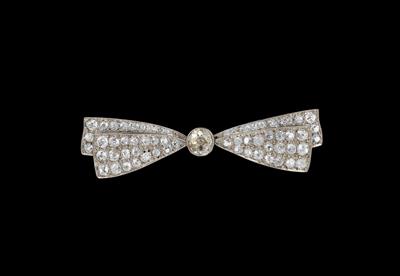 A Diamond Bow Brooch, Total Weight c. 4.30 ct - Klenoty
