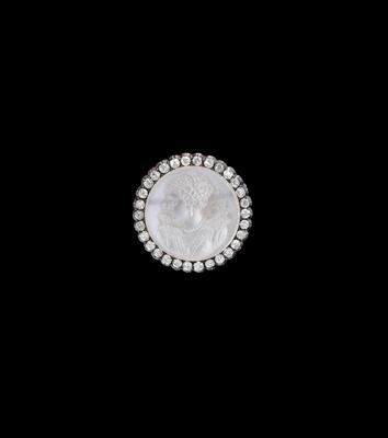 A Moonstone and Brilliant Brooch - Gioielli