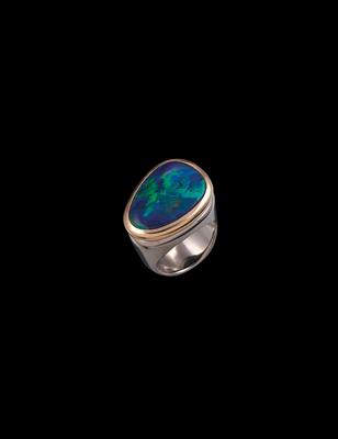 An Opal Ring - Jewellery