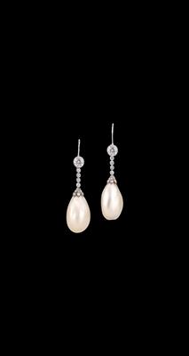 A Pair of Oriental Pearl Ear Pendants - Jewellery