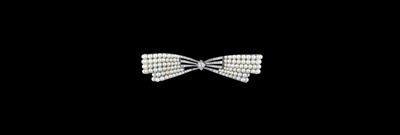 A Diamond and Cultured Pearl Bow Brooch - Klenoty