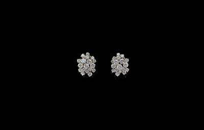A Pair of Brilliant Ear Clips, Total Weight c. 3.80 ct - Jewellery