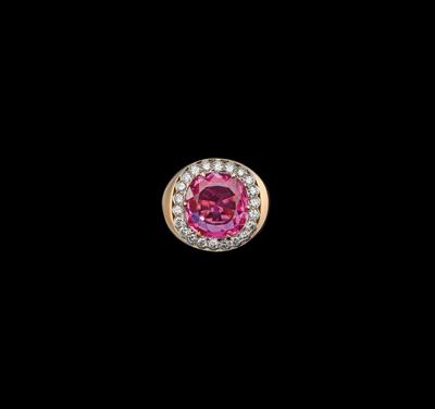 A Brilliant Ring with Untreated Burmese Pink Sapphire, 4.59 ct - Klenoty