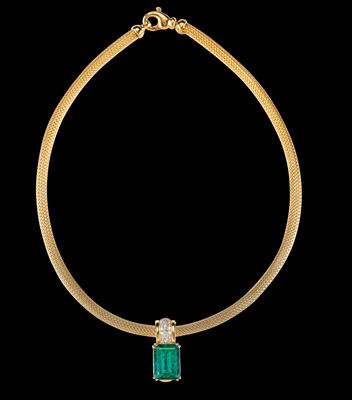 An Emerald Pendant c. 7 ct - Jewellery