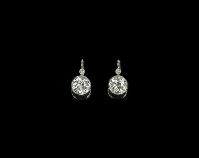 A Pair of Old-Cut Brilliant Earrings, Total Weight c. 5 ct - Gioielli