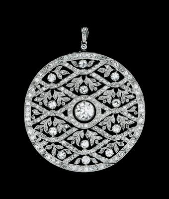 A Garland Style Diamond Pendant, Total Weight c. 8 ct - Gioielli
