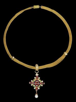 A Layered Stone Necklace - Gioielli