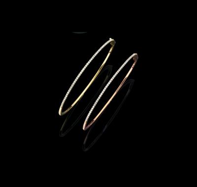 A Pair of Brilliant Bangles, Total Weight c. 1 ct - Juwelen
