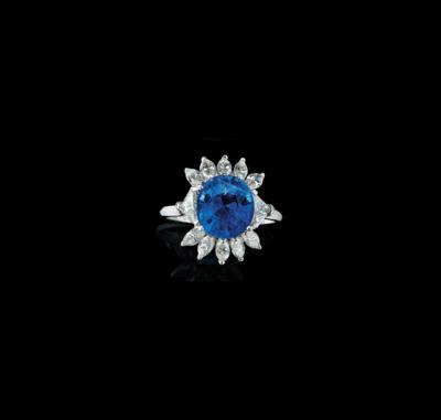 A Diamond Ring with Untreated Sapphire c. 4 ct - Jewellery