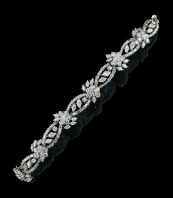 A diamond bracelet, total weight c. 26 ct - Jewels