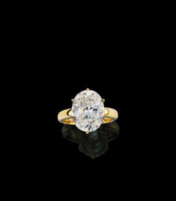 A diamond solitaire ring c. 6.80 ct - Šperky