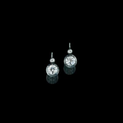 A pair of old-cut diamond earrings, total weight c. 2 ct - Gioielli scelti
