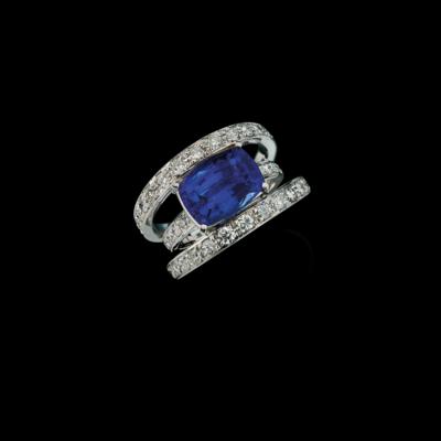 A brilliant and tanzanite ring - Exquisite Jewels