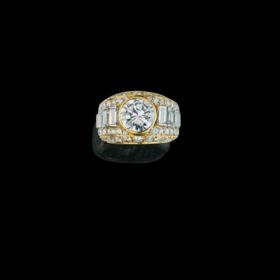 A diamond ring, total weight c. 6.90 ct - Exkluzivní šperky