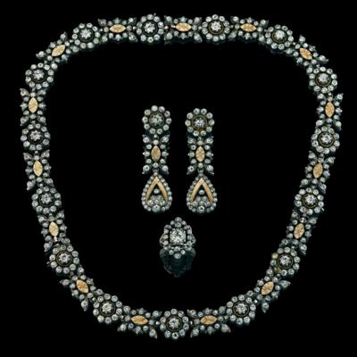 A rhinestone jewellery set - Gioielli scelti