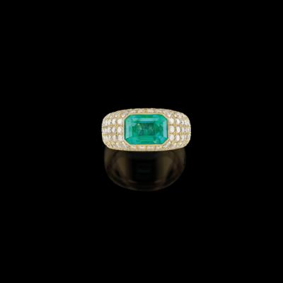 A Brilliant and Emerald Ring - Gioielli scelti