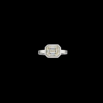 A Diamond Solitaire Ring c. 3.23 ct - Exkluzivní šperky