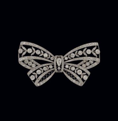 An old-cut diamond ribbon brooch total weight c. 13 ct - Gioielli scelti