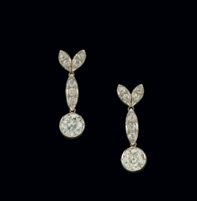 Altschliffdiamant Ohrgehänge aus altem Europäischen Adelsbesitz zus. ca. 6,30 ct - Juwelen