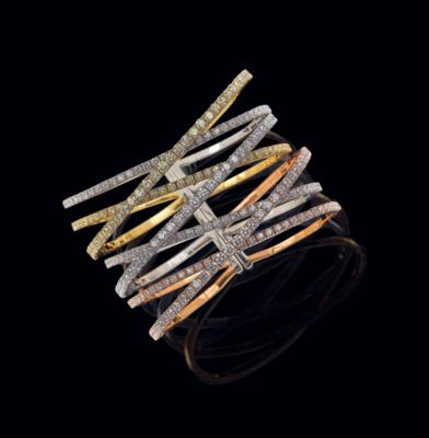 A brilliant bangle, total weight c. 14.40 ct - Exquisite Jewels