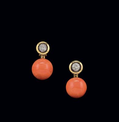 A pair of diamond and coral ear pendants from an old European aristocratic collection - Gioielli scelti