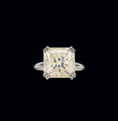 A diamond solitaire ring c. 12 ct - Gioielli scelti
