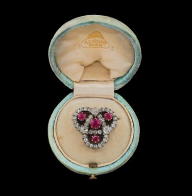 Haus Habsburg Diamantbrosche mit unbehandelten Rubinen zus. ca. 2 ct - Juwelen