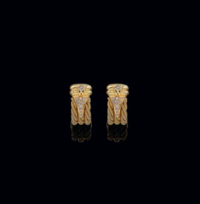 A pair of ear clips by Wellendorff - Exkluzivní šperky