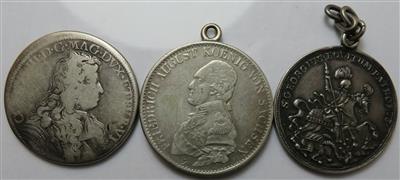 International (11 Stk., davon 10 AR) - Münzen und Medaillen
