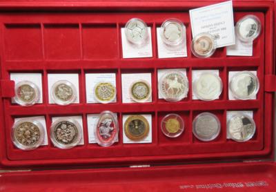 Großbritannien und Commonwealth (29 Stk. meist AR in Kassette) - Coins and medals