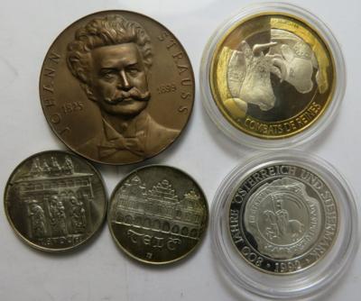 International (ca. 24 Stk., davon 9 AR) - Münzen und Medaillen