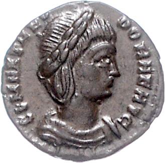 Theodora, (posthum?) Gattin des Constantius I. Chlorus, Stiefmutter des Constantinus I. - Mince a medaile