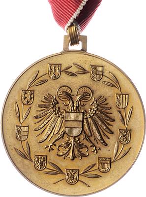 Medaille für Verdienste um den Bundesstaat Österreich - Řády a vyznamenání