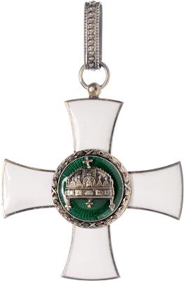 Orden der Heiligen Ungarischen Krone, - Orders and decorations