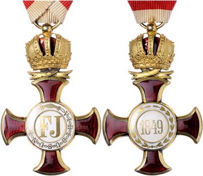 Goldenes Verdienstkreuz mit Krone, - Řády a vyznamenání