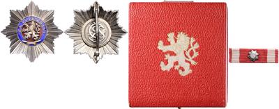 Militärorden des Weißen Löwen für den Sieg, - Orders and decorations