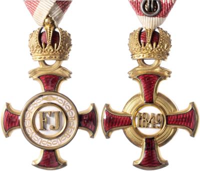 Gpldenes Verdienstkreuz mit Krone, - Řády a vyznamenání