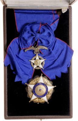 Chilenischer Verdienstorden, - Medals and awards