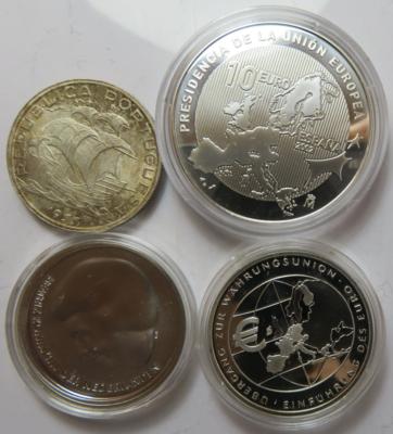 International (8 Stk, davon 5 AR) - Münzen und Medaillen