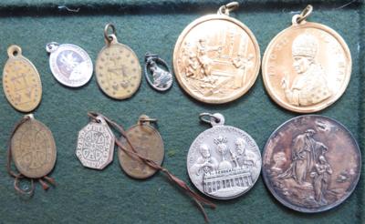 Religiöse Medaillen (11 Stk.) - Münzen und Medaillen