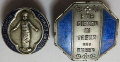 emaillierte Abzeichen (2 Stk.) - Coins and medals
