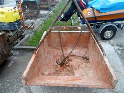 Schuttmulde 1000 Liter - Fahrzeuge und Technik