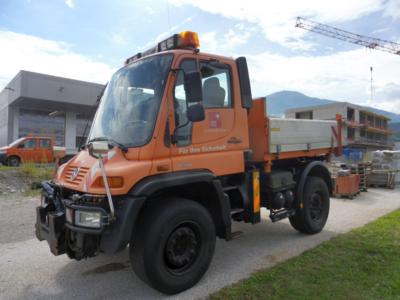 Zugmaschine "Mercedes Benz Unimog U400", - Automobily a vozidla