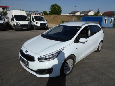 PKW "Kia Ceed SW Silber 1.6 CRDi", - Cars and vehicles