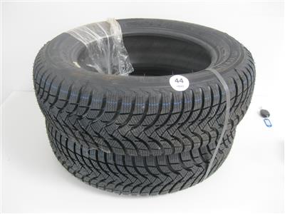 2 Winterreifen "Michelin 175/65/R15", - Motorová vozidla a technika